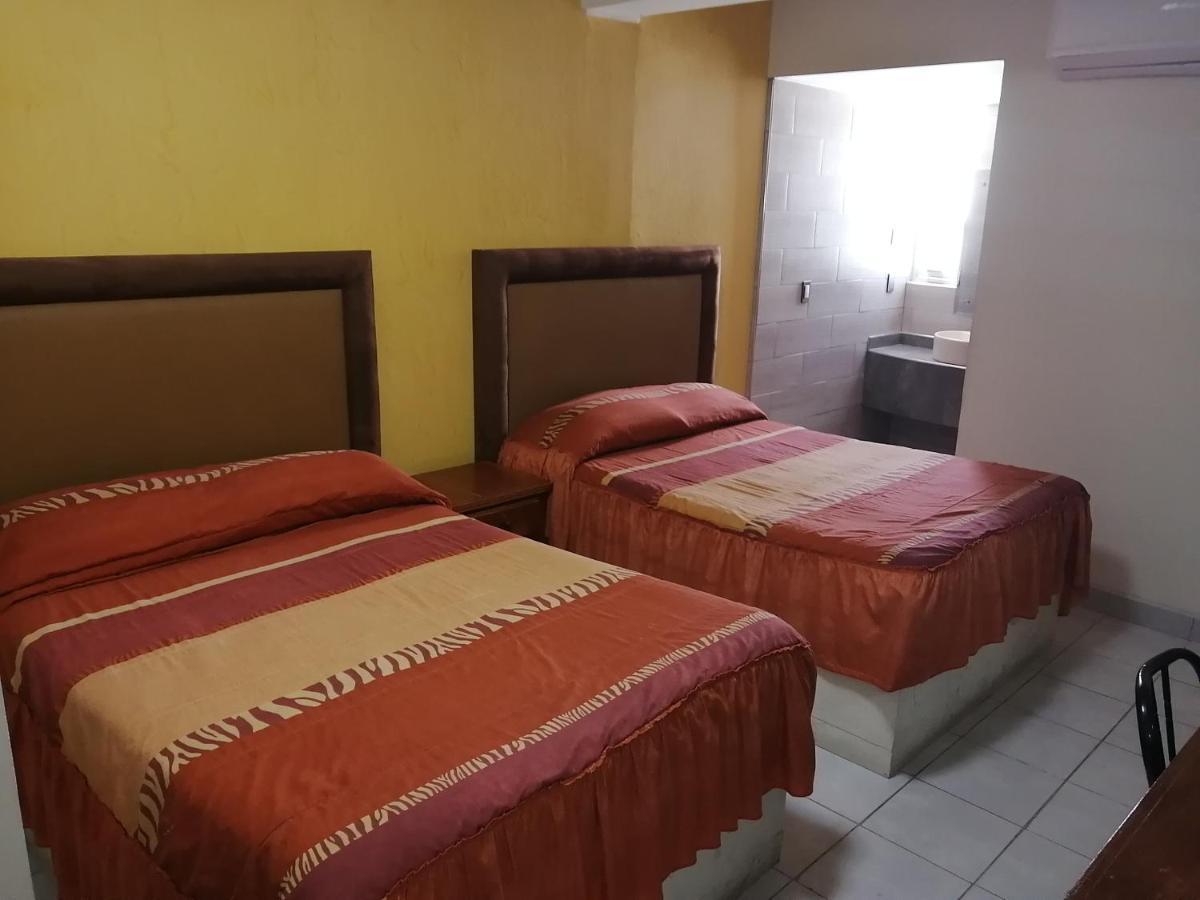 Hotel Baeza Delicias Exteriör bild