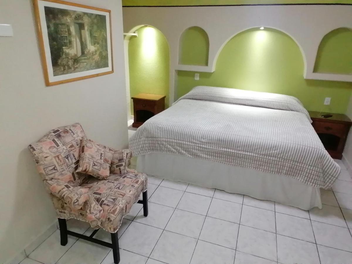 Hotel Baeza Delicias Exteriör bild