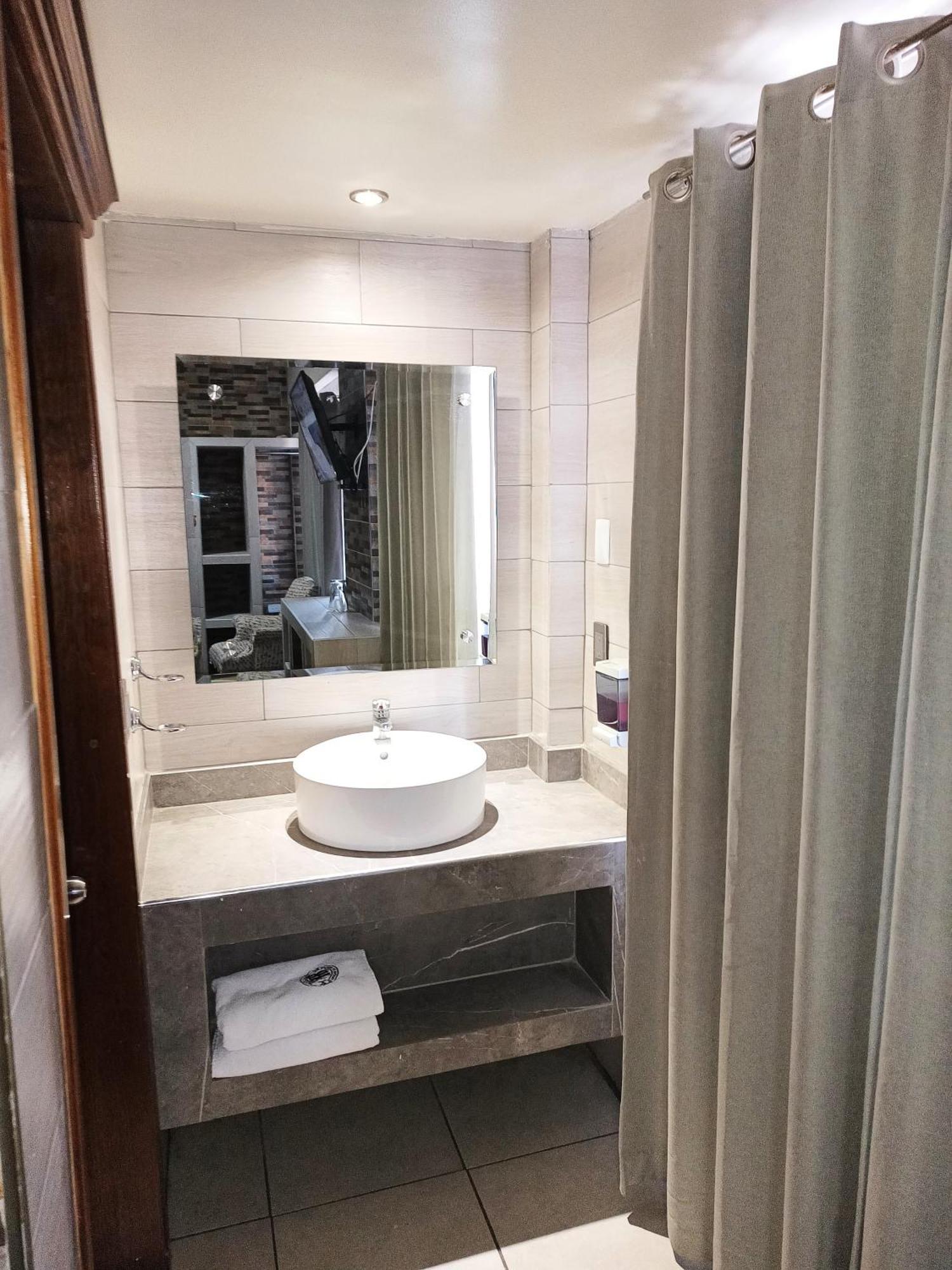 Hotel Baeza Delicias Exteriör bild