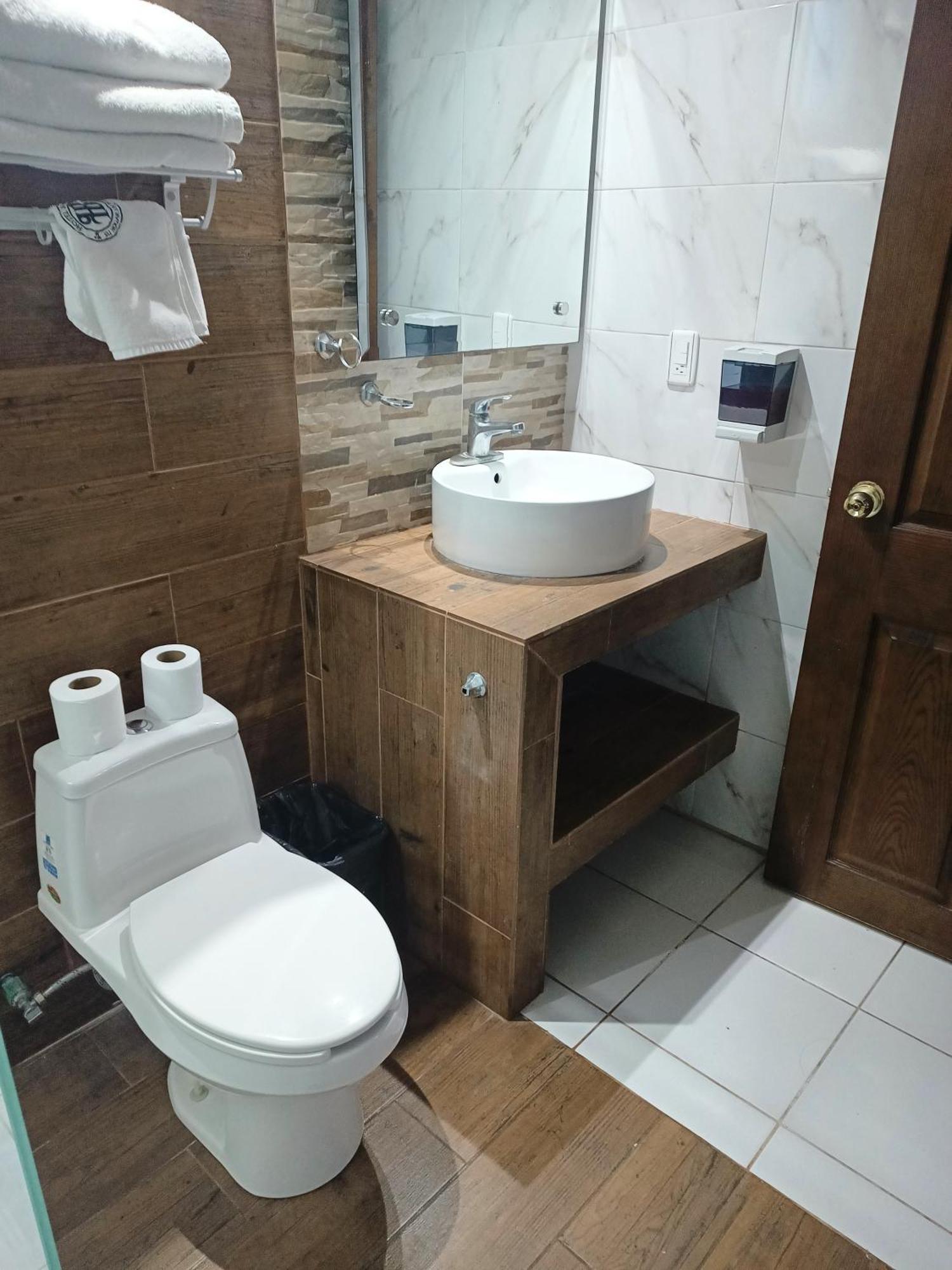 Hotel Baeza Delicias Exteriör bild