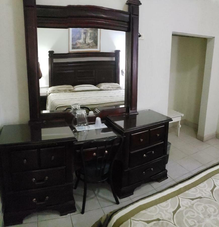 Hotel Baeza Delicias Exteriör bild
