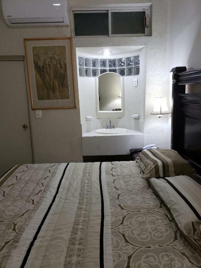 Hotel Baeza Delicias Exteriör bild