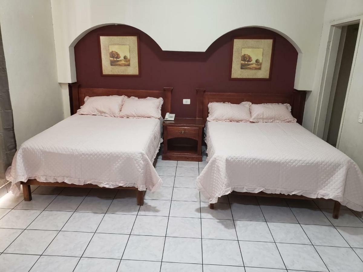 Hotel Baeza Delicias Exteriör bild
